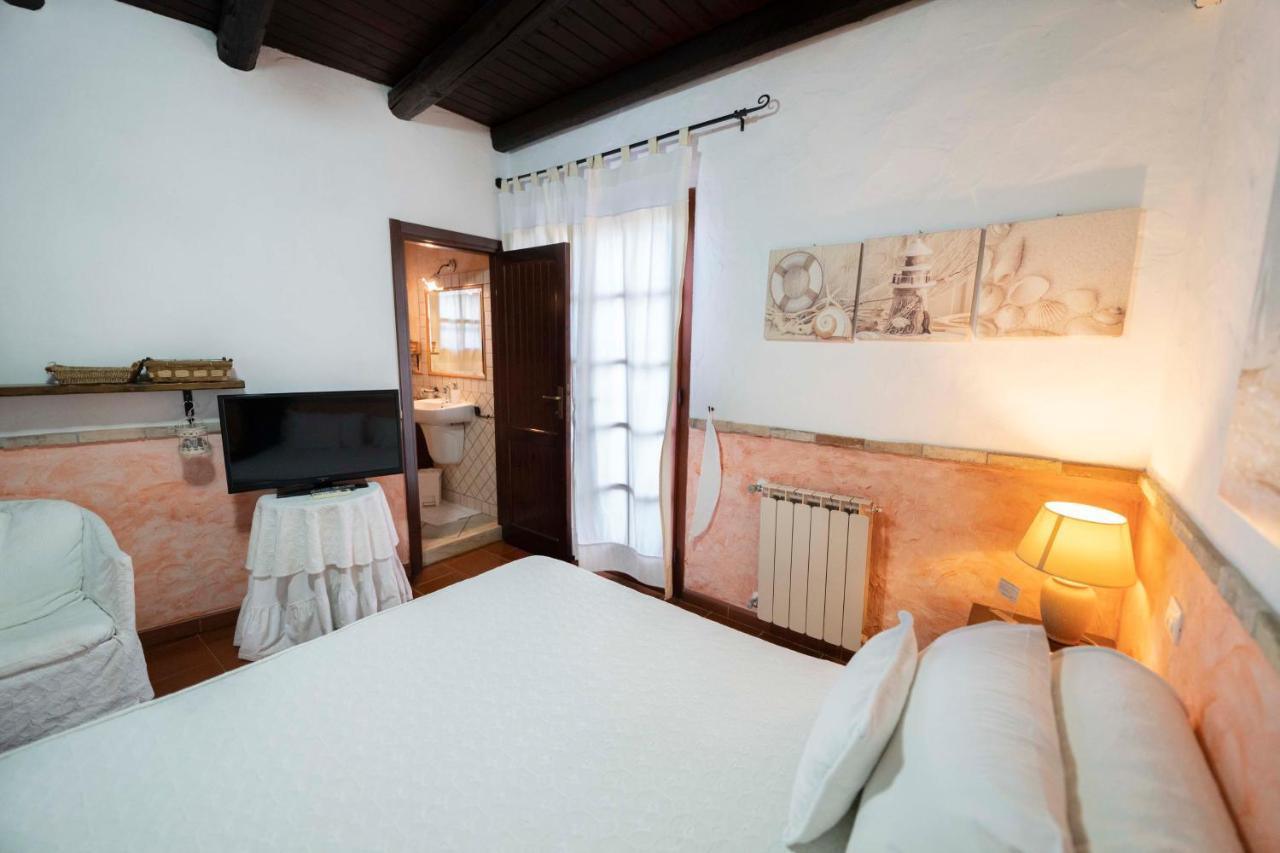 Sa Domu Sarda Suites - Bed & Breakfast Porto Columbu - Perd'E Sali Экстерьер фото
